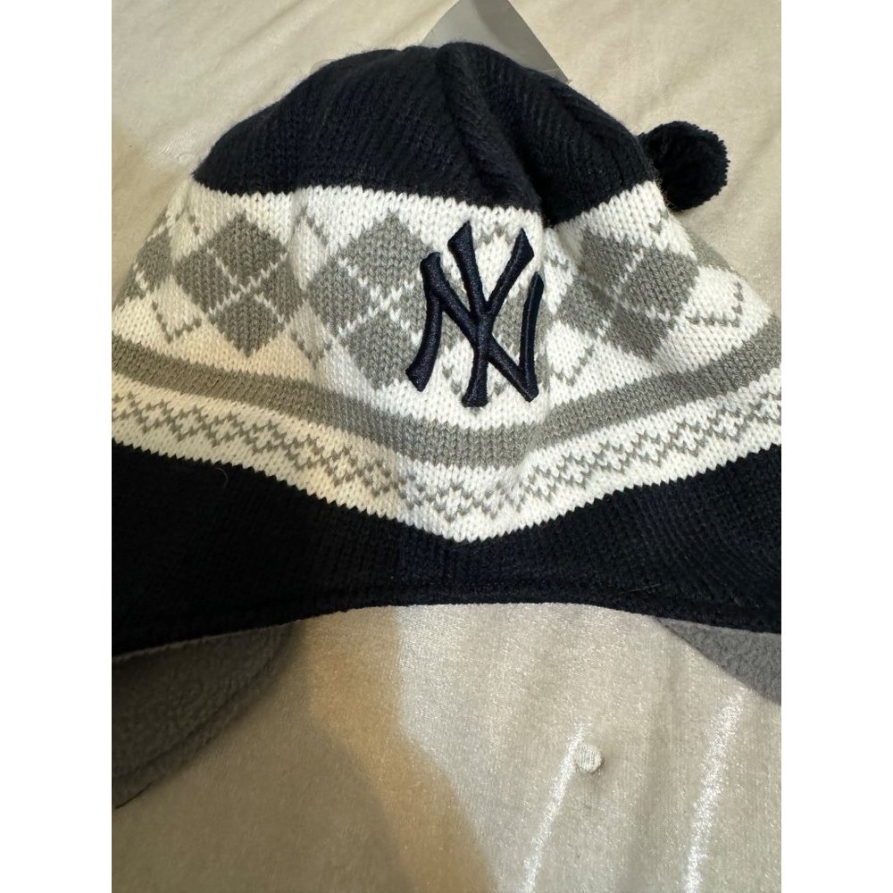 NY Yankees Hoodie Adult Fits Most - Picture 2 of 5